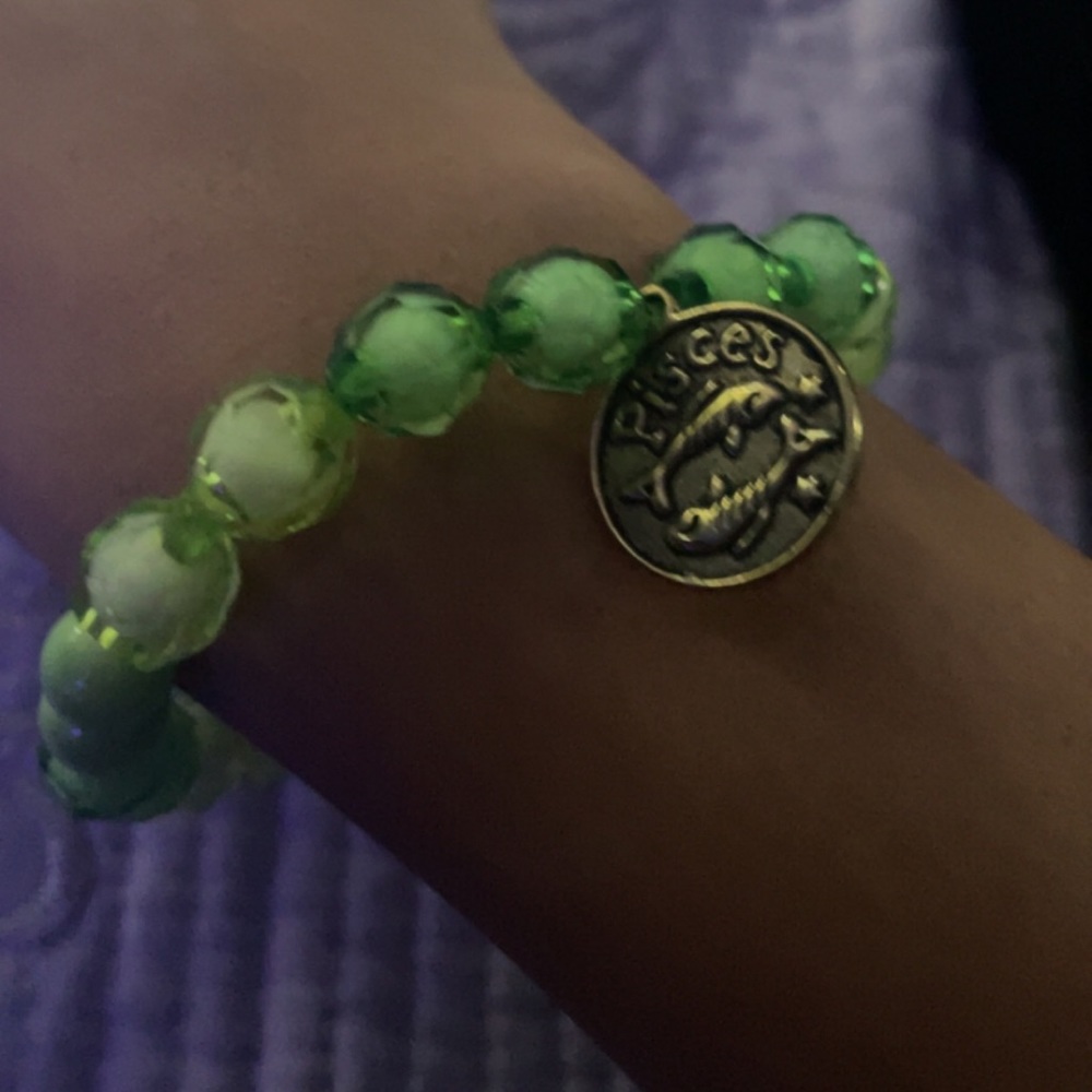 Handmade Pisces Zodiac Charm Green Beaded Bracelet